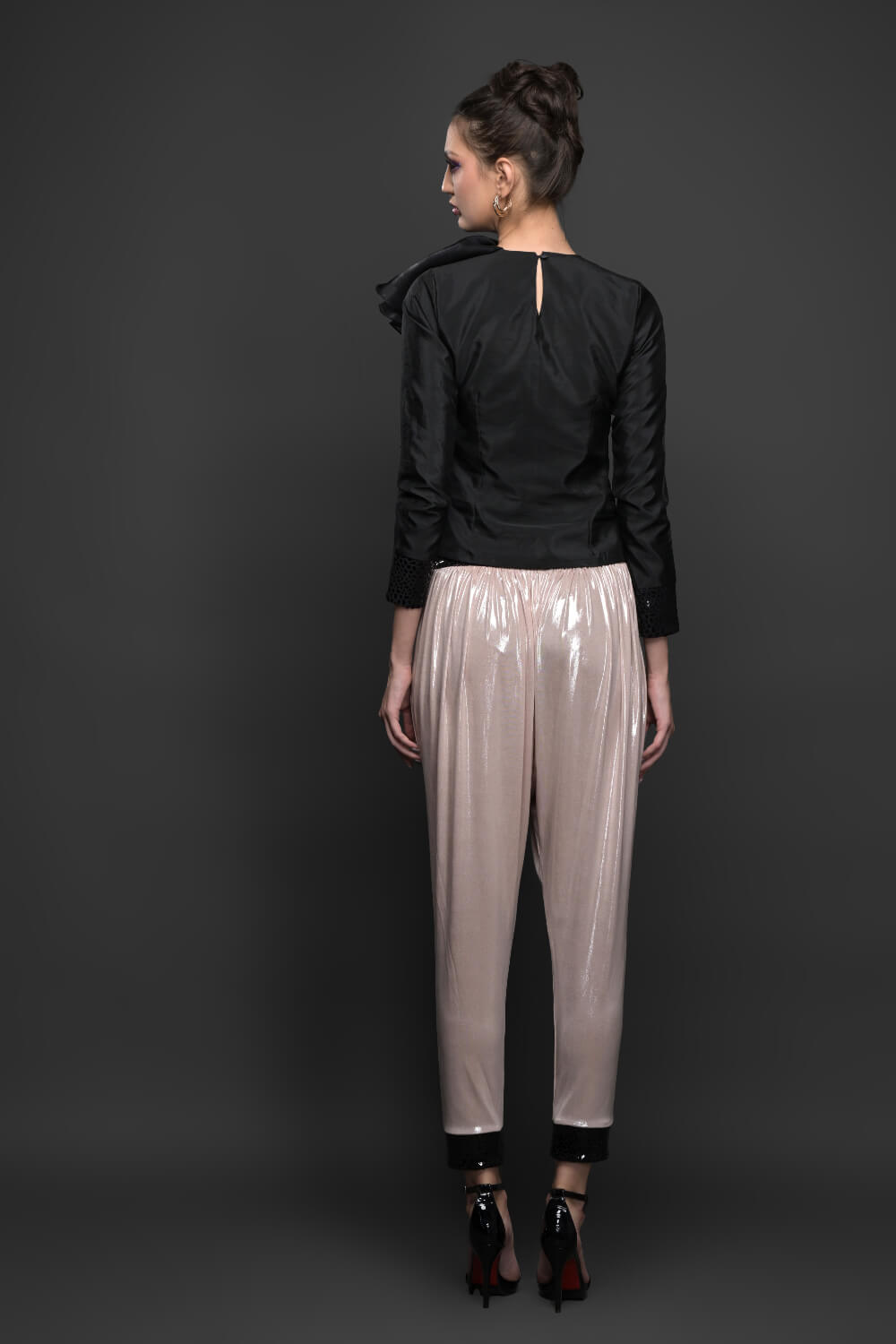 Black Ruffle Top - Meeami Fashion