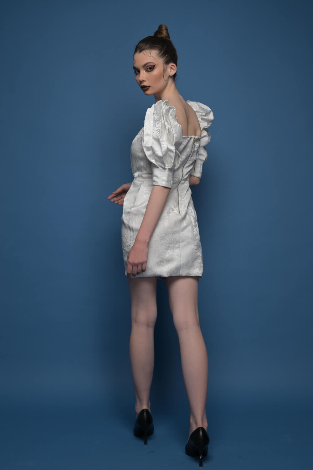 White Carpet Dress - Meeami Fashion