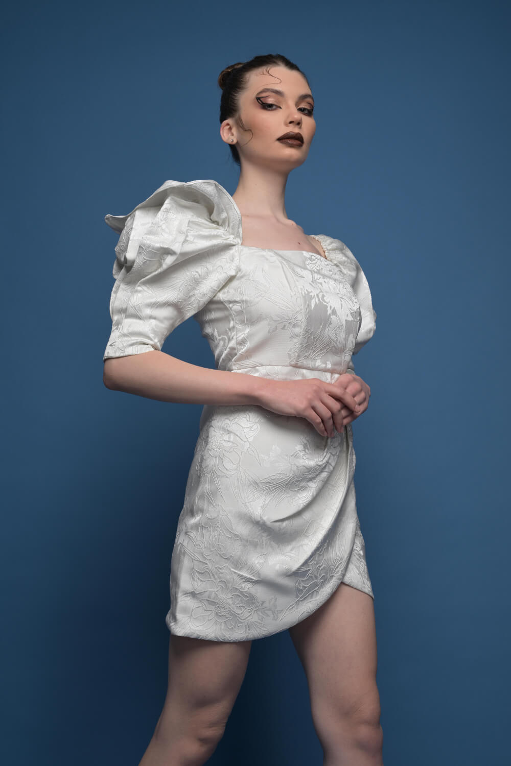 White Carpet Dress - Meeami Fashion